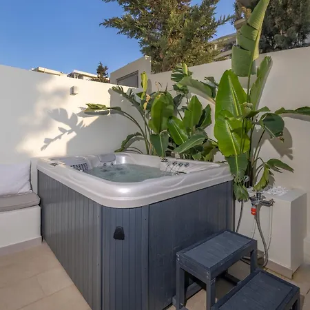 Earthy Haven-minimalist Luxury & Hot Tub Appartement *