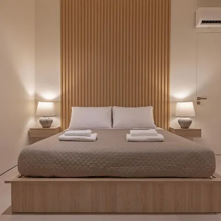 Earthy Haven-minimalist Luxury & Hot Tub Apartment Rhodes City