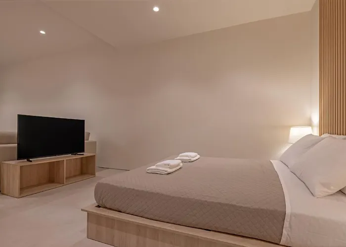 Earthy Haven-minimalist Luxury & Hot Tub 公寓 Rhodes City